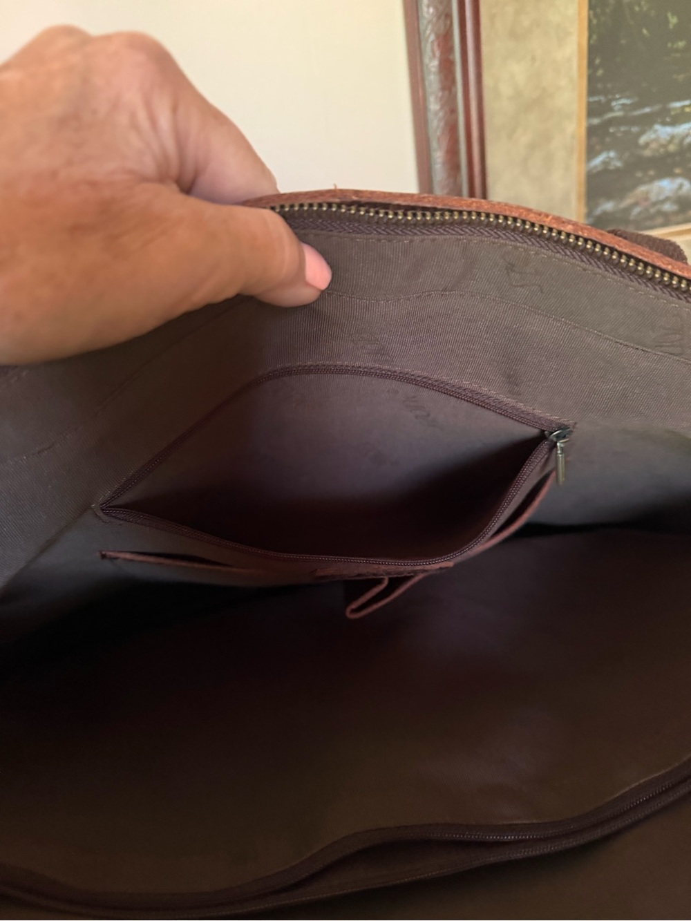 Classic Brown Leather Tote Bag - Versatile Everyday Carry - Picture 5 of 8